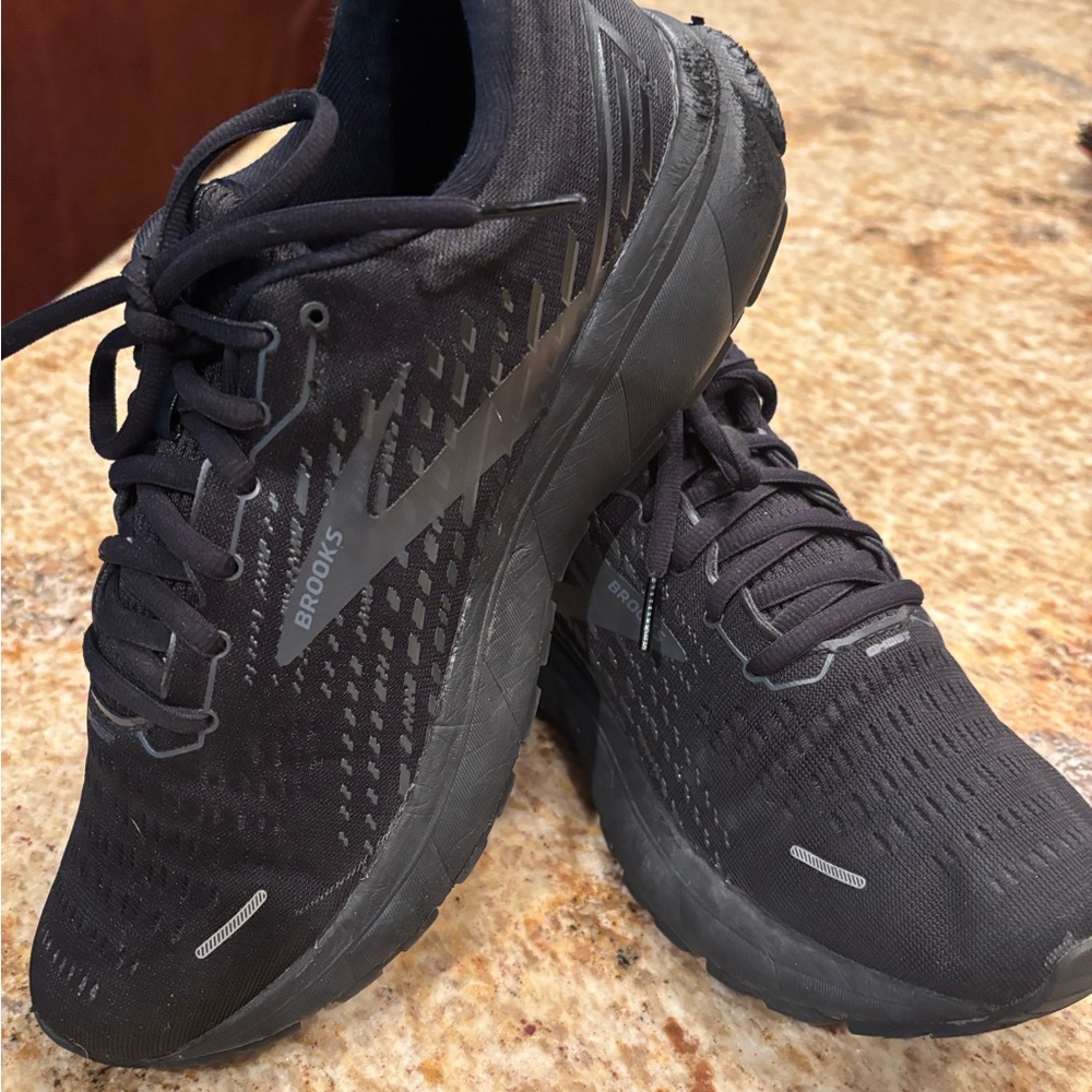 Brooks Women's Black Athletic Sneakers Ghost 13